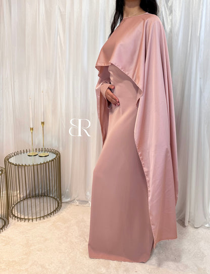 Robe cintrée avec cape satiné rose | #3132