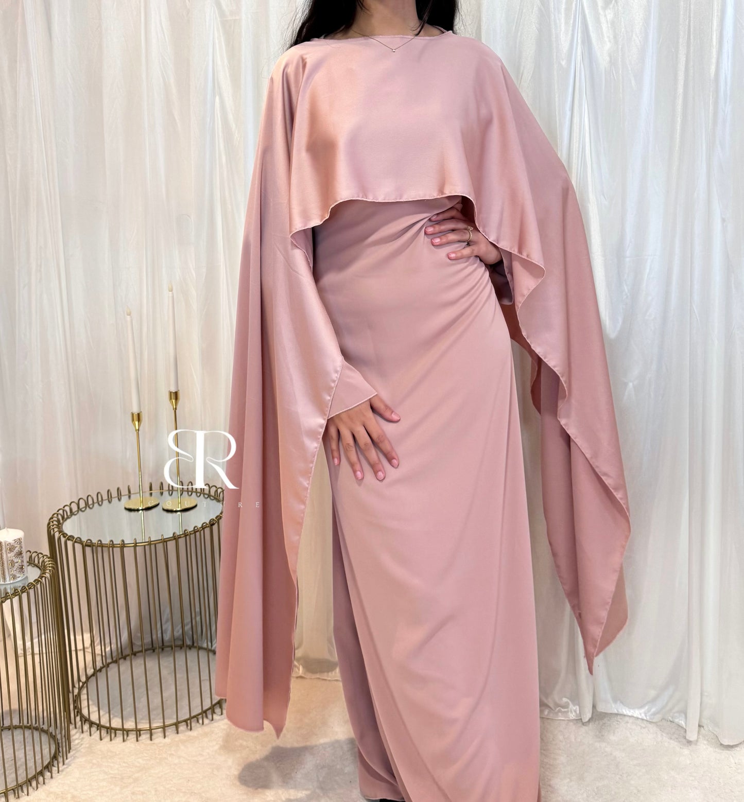 Robe cintrée avec cape satiné rose | #3132