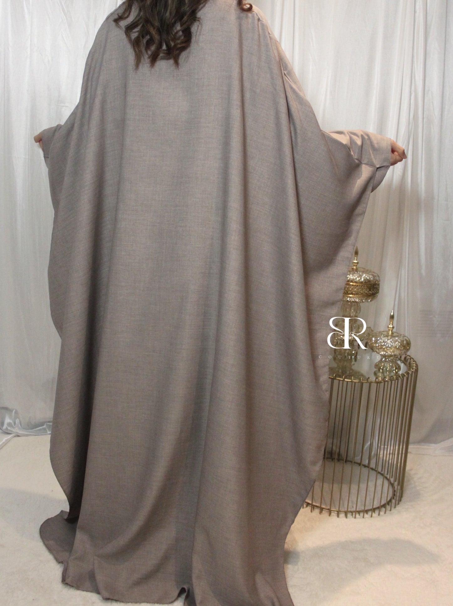 Robe cintrée avec cape taupe | #2123